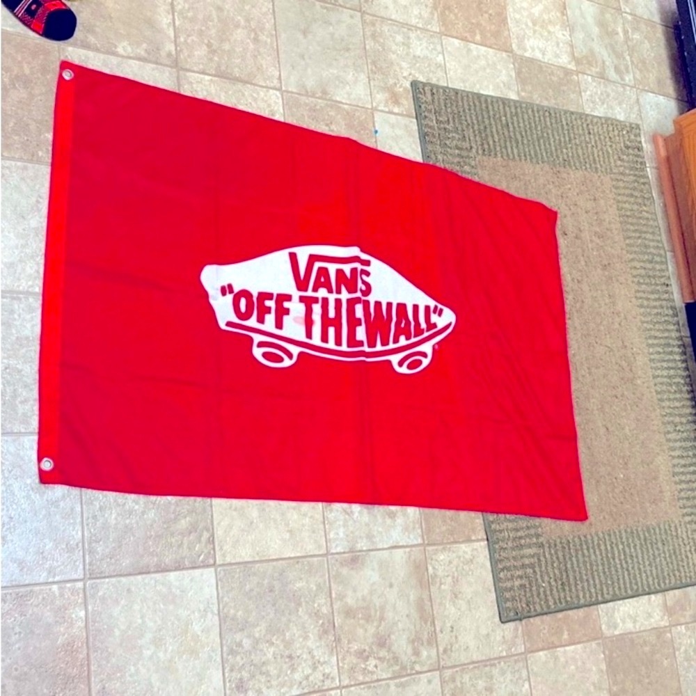 Vans off the wall flag